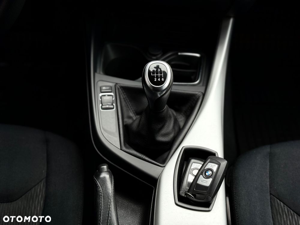 BMW Seria 1 120d Sport Line - 24
