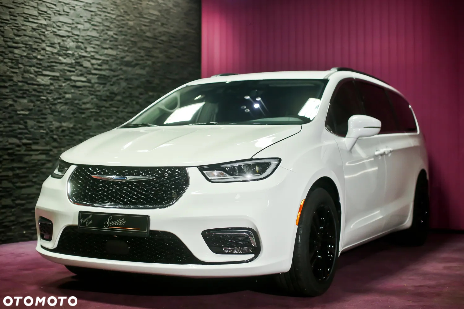 Chrysler Pacifica - 7