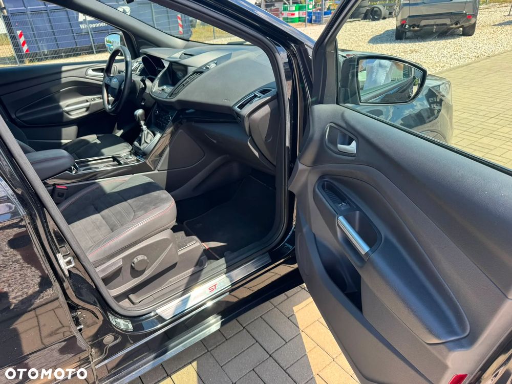 Ford Kuga 1.5 EcoBoost 2x4 ST-Line - 10