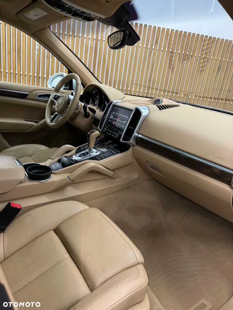Porsche Cayenne - 7