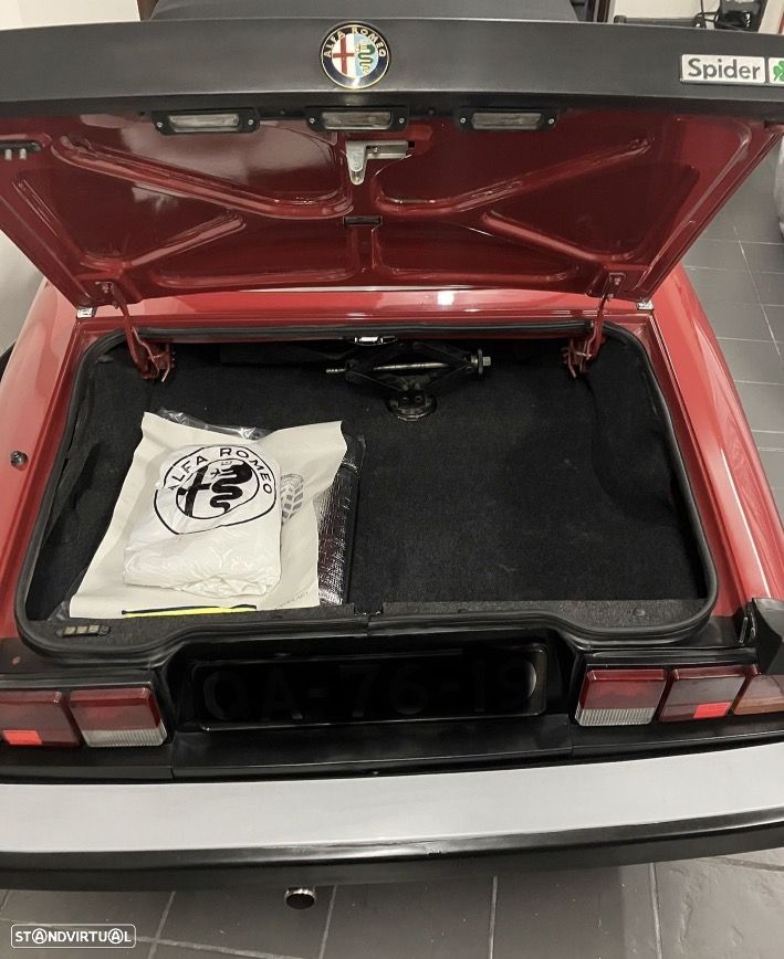 Alfa Romeo Spider 1.6 - 11
