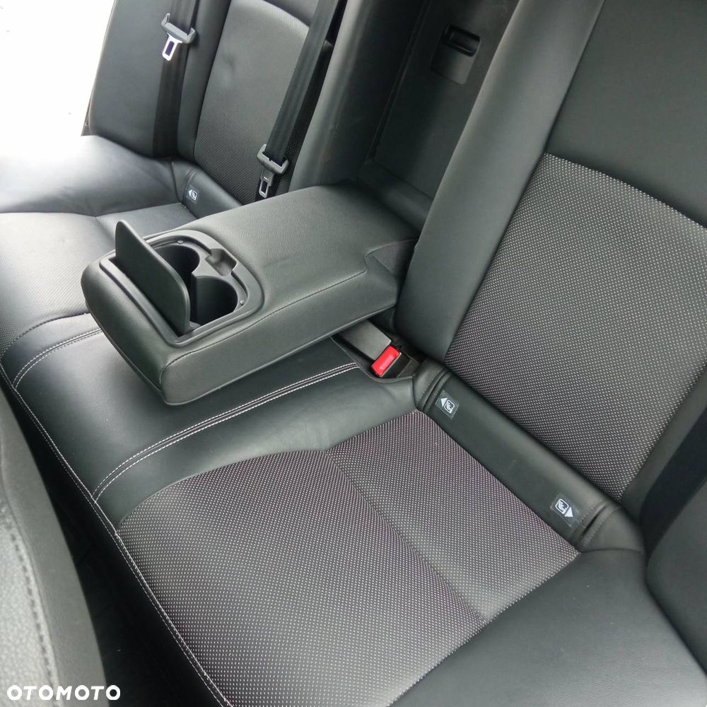 Toyota Avensis 1.8 Prestige - 7