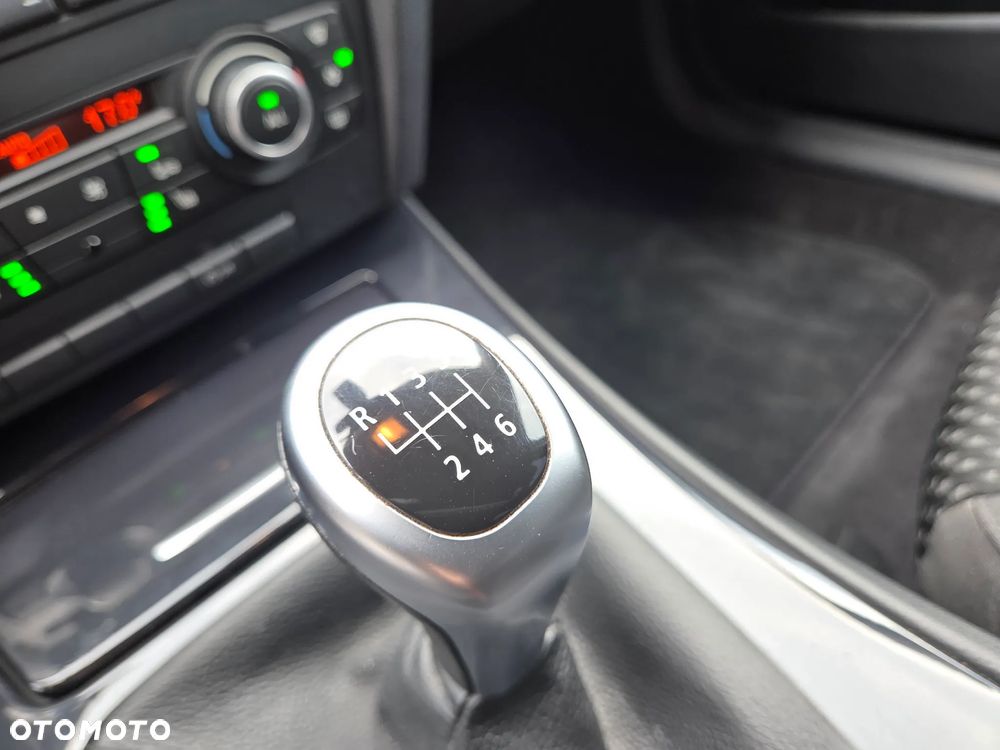 BMW Seria 3 318i - 16