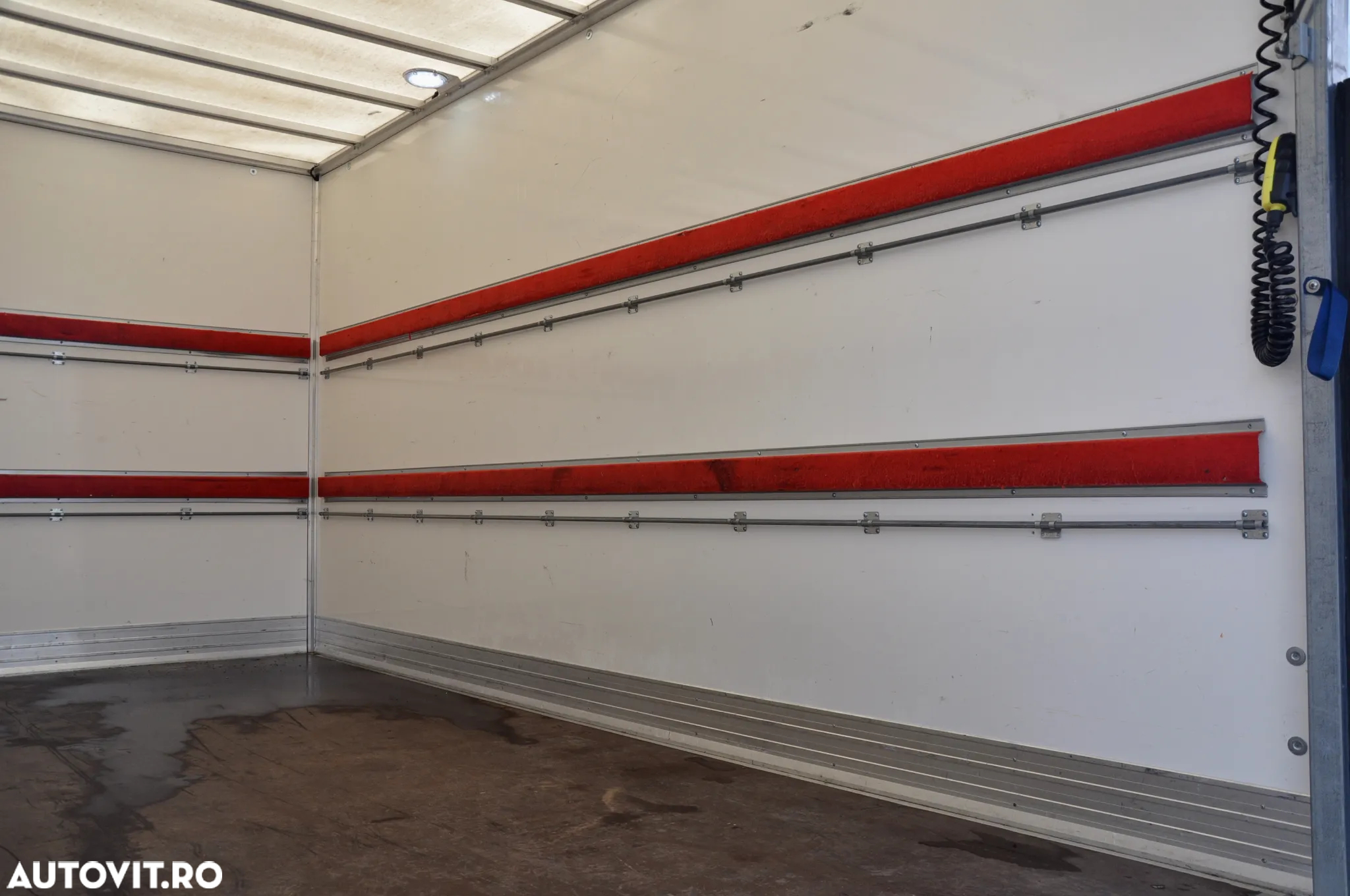 Ford Transit L4 Cub + Lift - 10