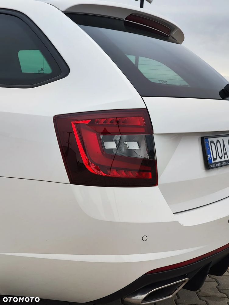 Skoda Octavia 2.0 TDI DSG RS - 13