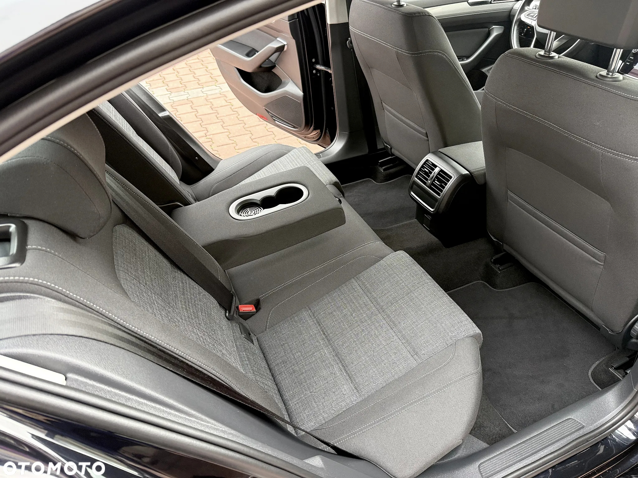 Volkswagen Passat 1.5 TSI EVO Elegance - 25