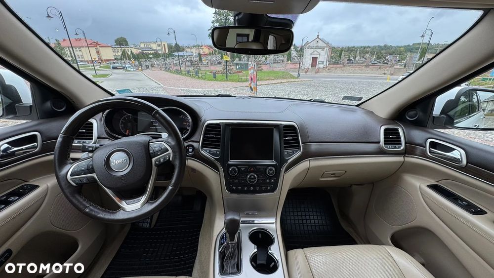 Jeep Grand Cherokee - 8
