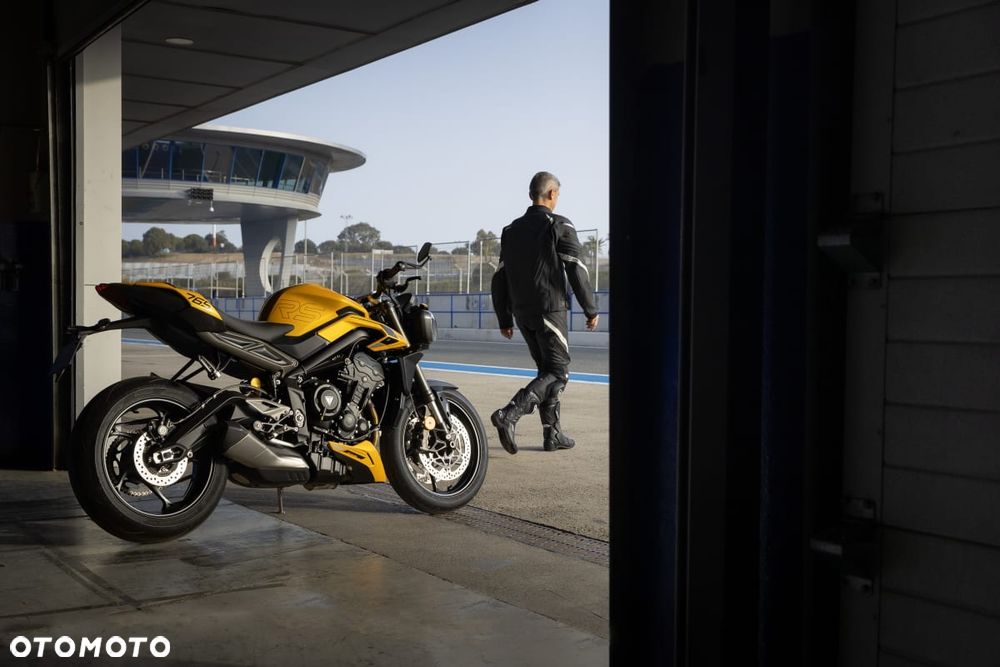 Triumph Street Triple - 9