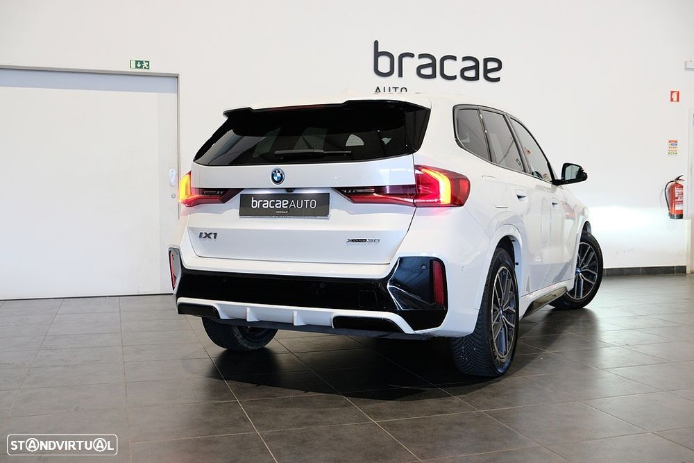 BMW iX1 xDrive30 M Sport Pack - 9