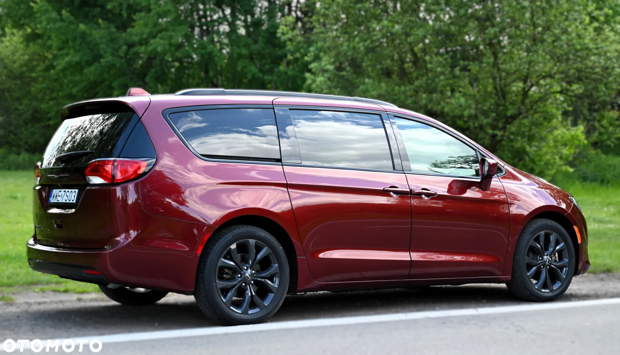 Chrysler Pacifica - 17