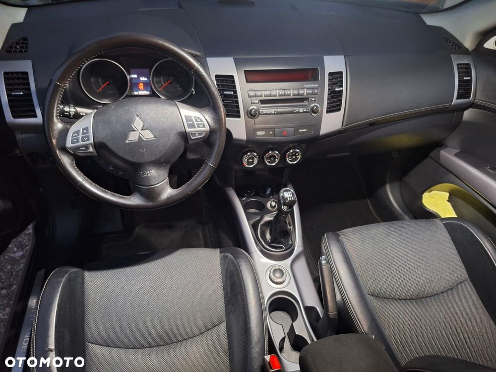 Mitsubishi Outlander - 21
