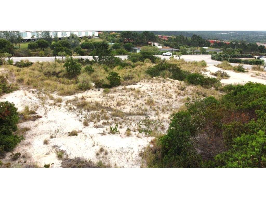 Terreno de 1363m² para Construção de Moradia T4 no Bom Sucesso Resort - Grande imagem: 2/14