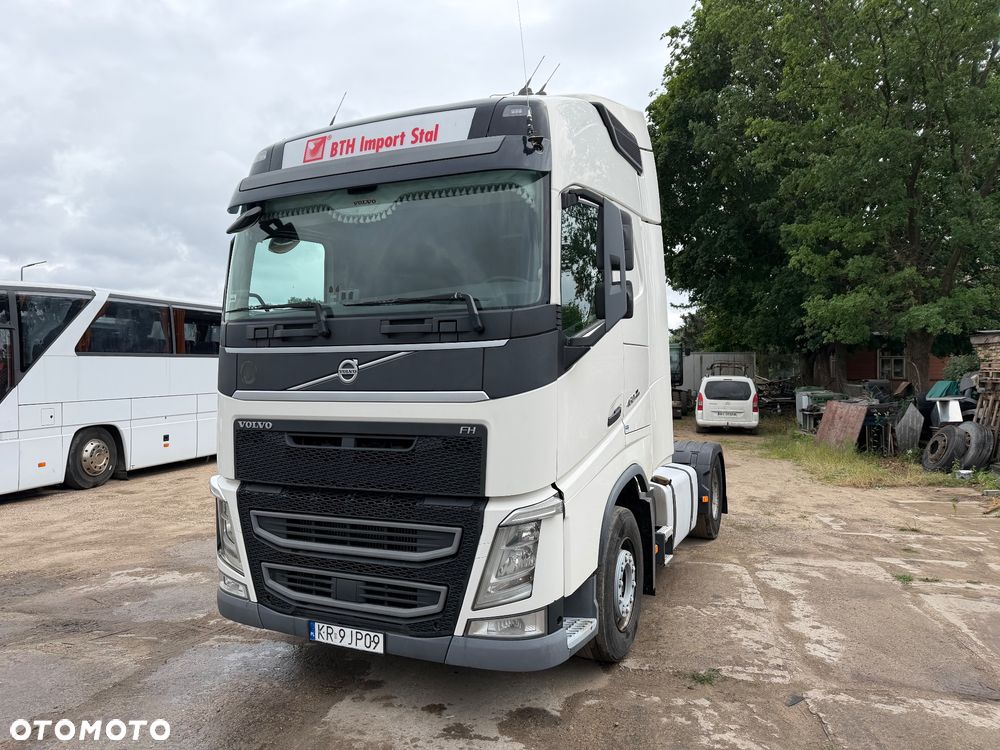Volvo FH4 / AUTOMAT / POLSKI SALON !! / STANDARD / EURO 6 / 2015 ROK - 12