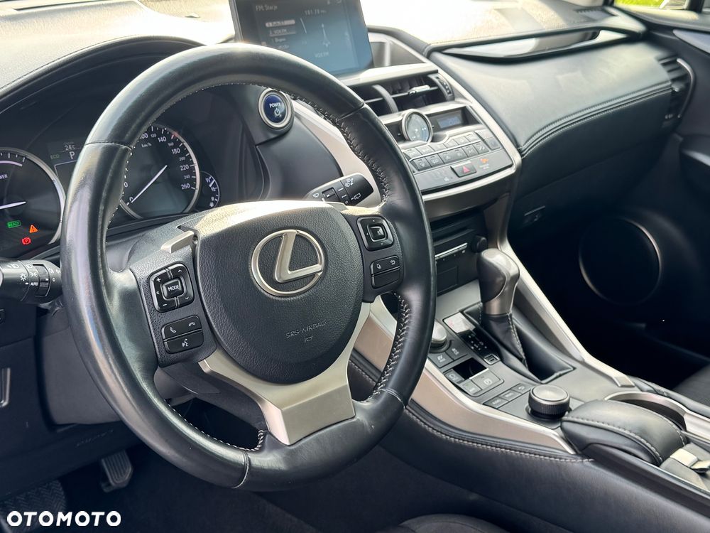 Lexus NX 300h Elite 2WD - 18
