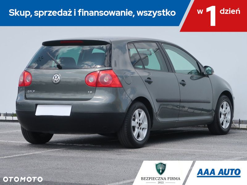Volkswagen Golf - 6