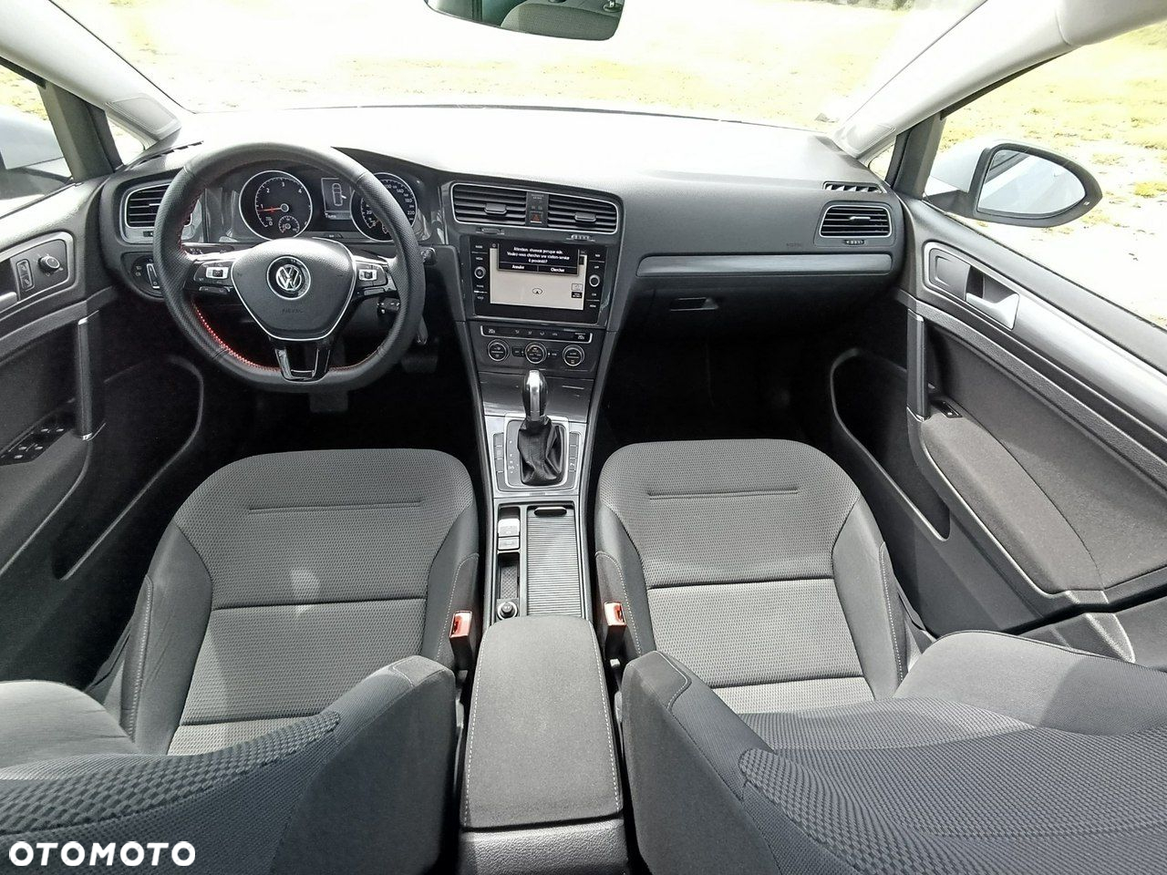 Volkswagen Golf - 36