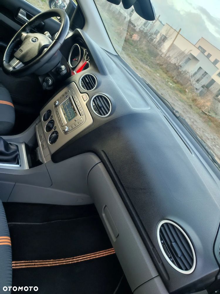 Ford Focus 1.6 Trend EU5 - 19