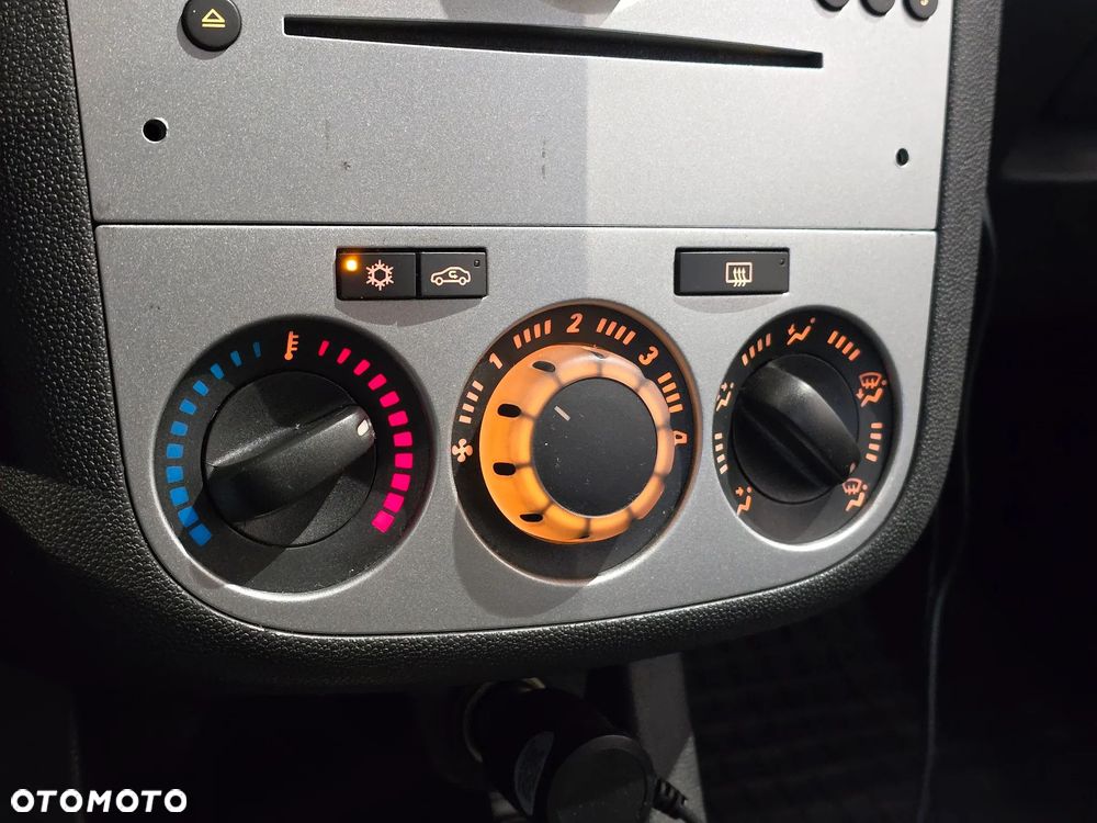 Opel Corsa - 32