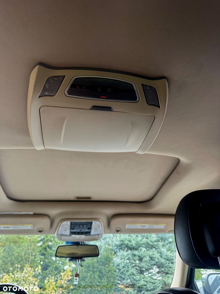Jeep Grand Cherokee - 28
