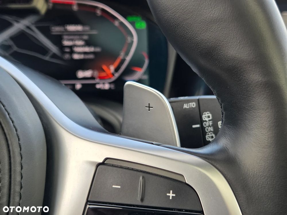 BMW Seria 3 330i xDrive M Sport sport - 21