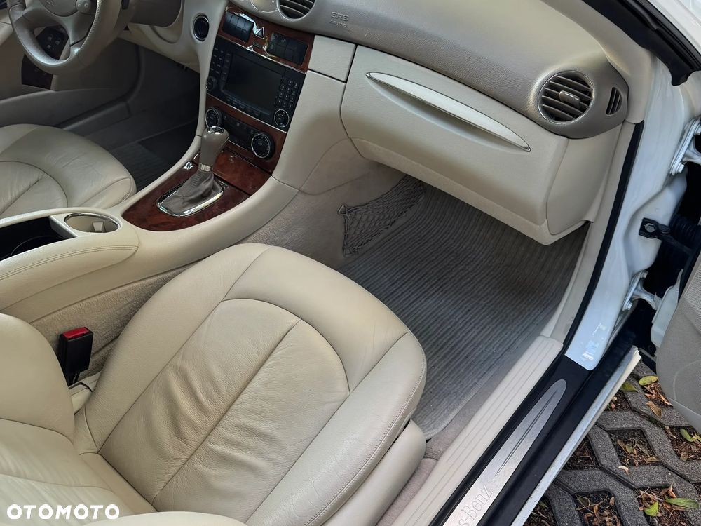 Mercedes-Benz CLK - 8