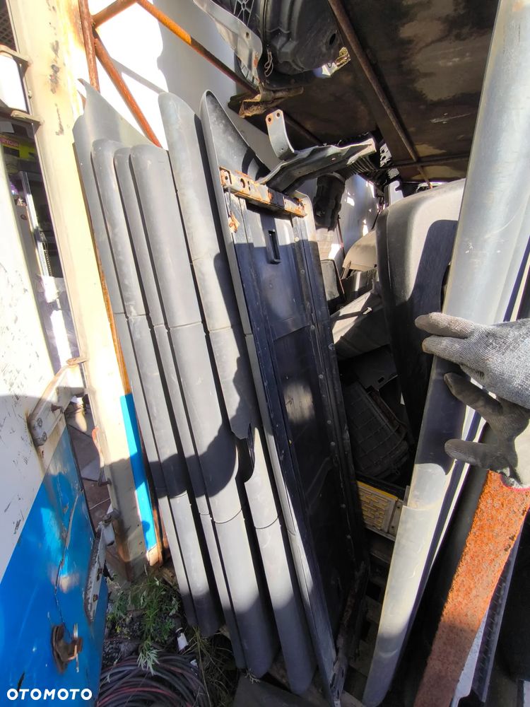 Zabudowa Miedzyosiowa Scania R, 4 spoiler osłona - 3