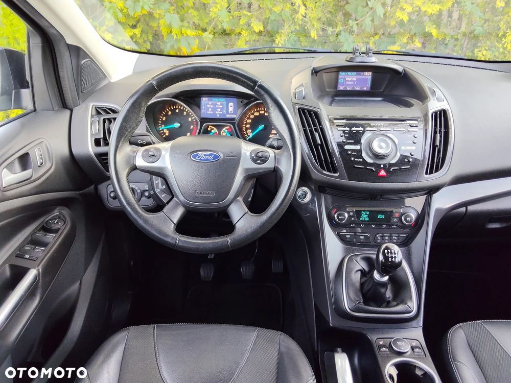 Ford Kuga 1.6 EcoBoost 2x4 Titanium - 10