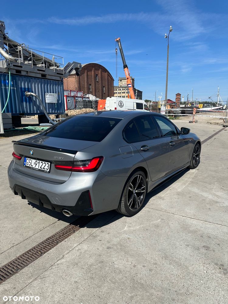 BMW Seria 3 318i M Sport - 11