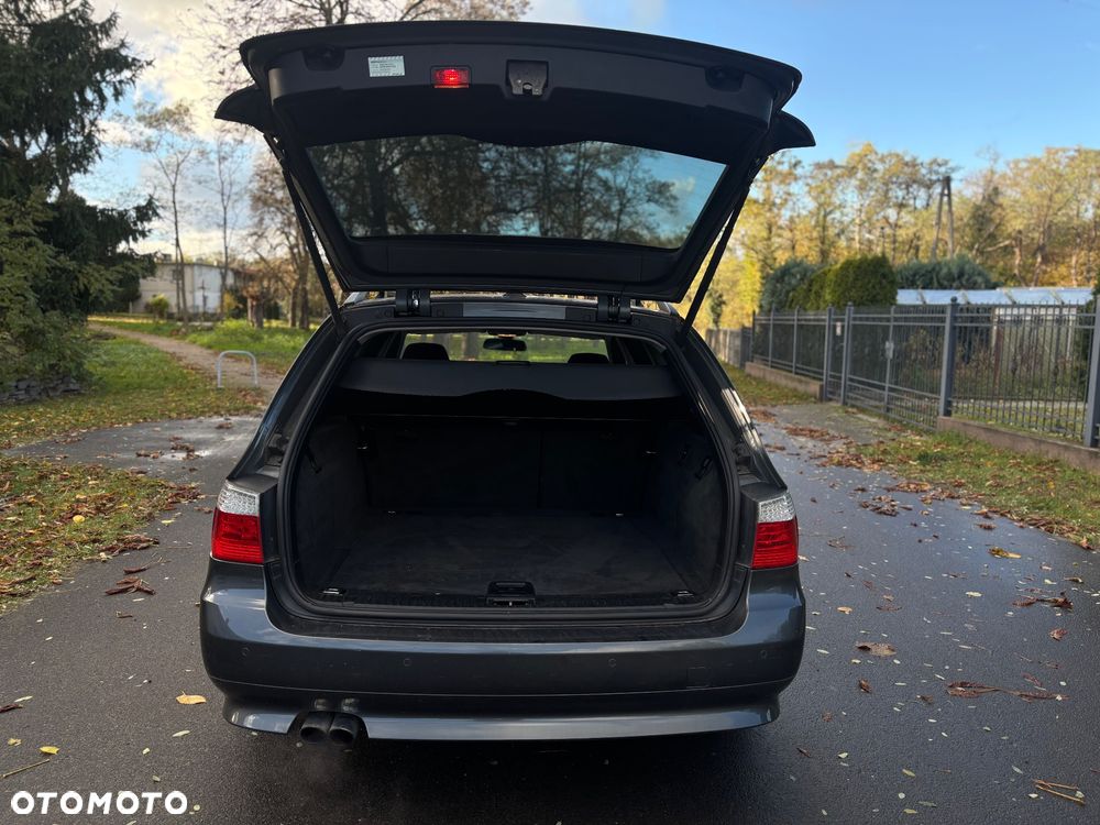 BMW Seria 5 523i Edition Exclusive - 16