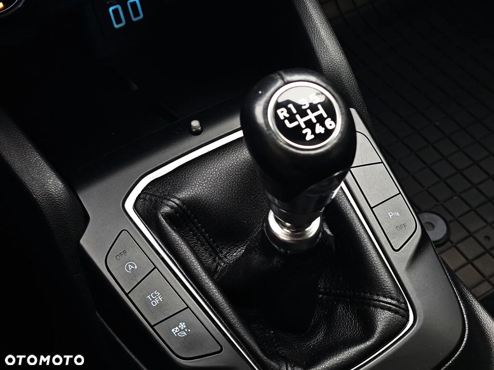 Ford Focus 1.5 EcoBlue SCR Connected - 23