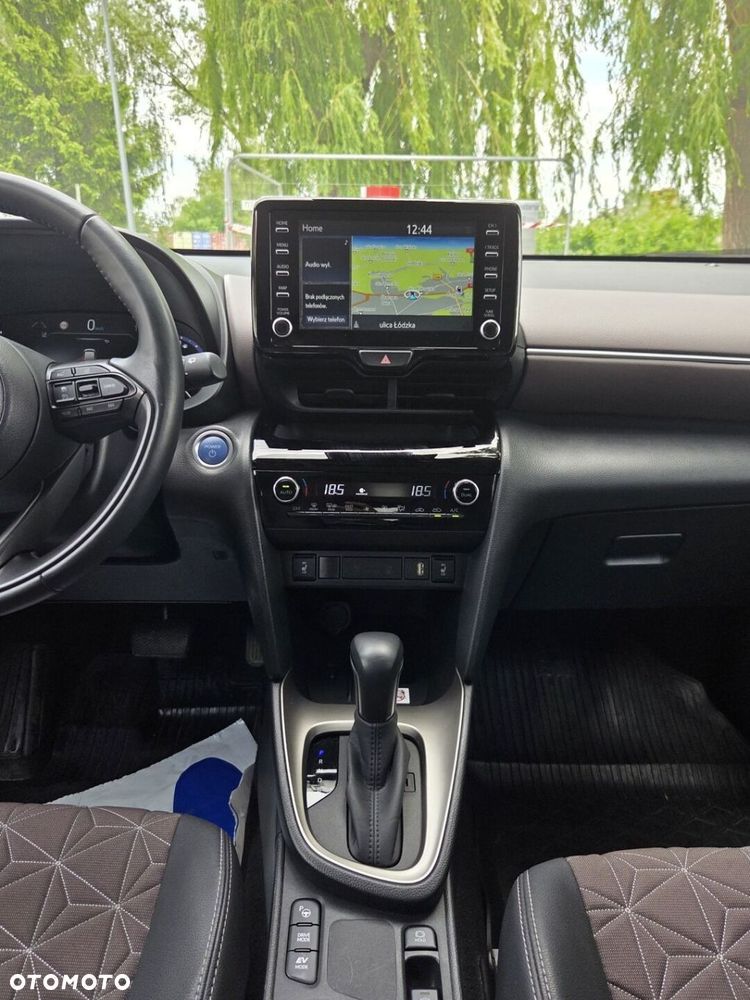 Toyota Yaris Cross - 18