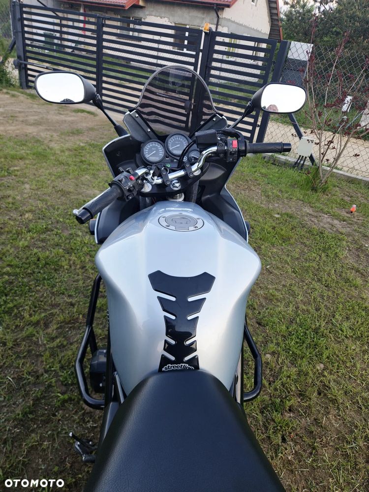 Yamaha FZS - 7