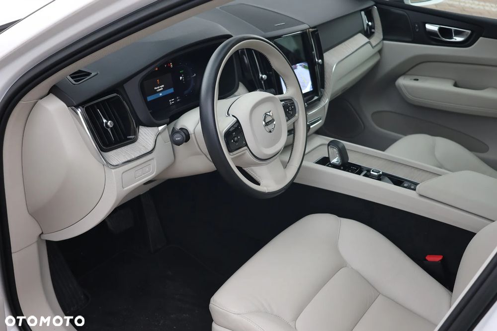 Volvo XC 60 T8 AWD Recharge Plus Dark - 15