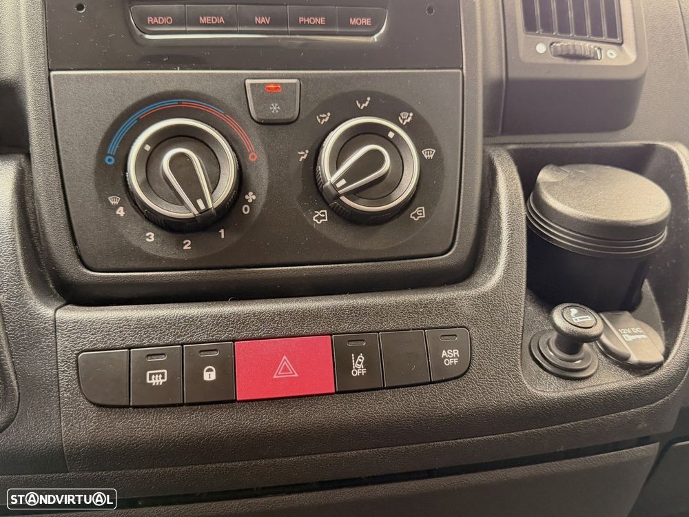 Citroën Jumper 2.2 BlueHDi 33 L2H2 - 33