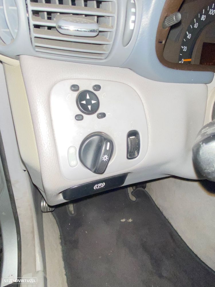 Mercedes-Benz C 220 CDi Classic - 12