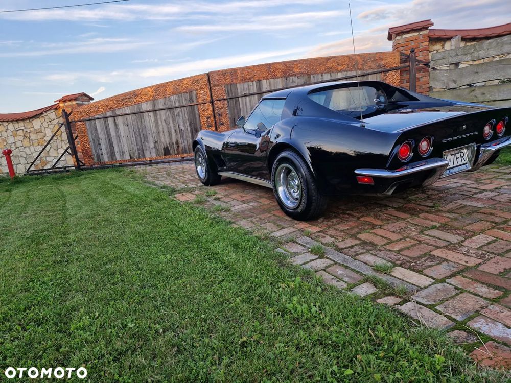 Chevrolet Corvette - 22