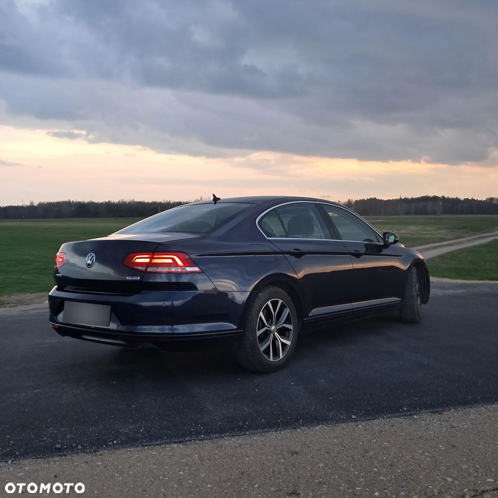 Volkswagen Passat 1.8 TSI BMT Comfortline - 10