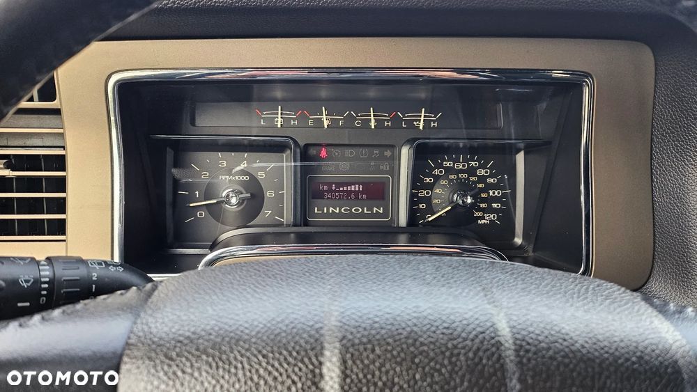 Lincoln Navigator 5.4 L 4x4 - 13