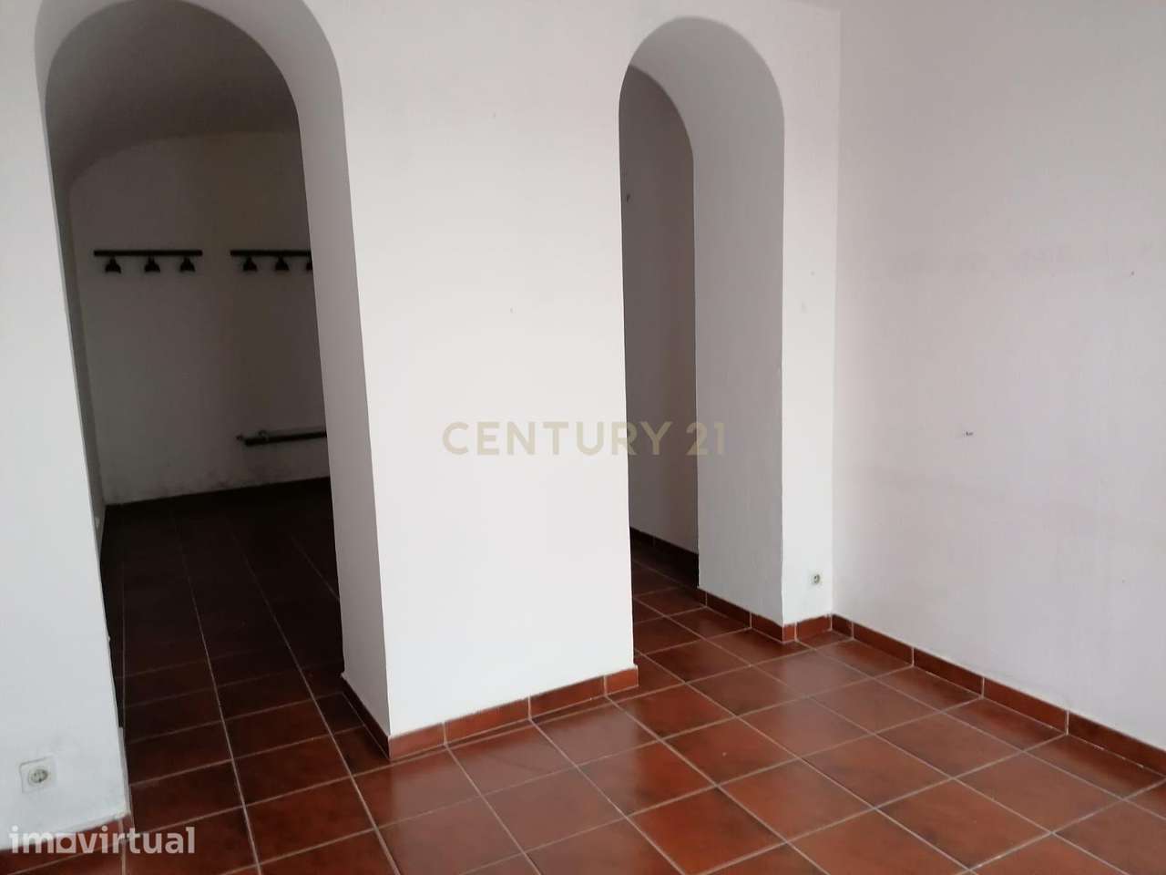 Loja para ARRENDAR destinado a comércio / serviços, Évora - Grande imagem: 4/8