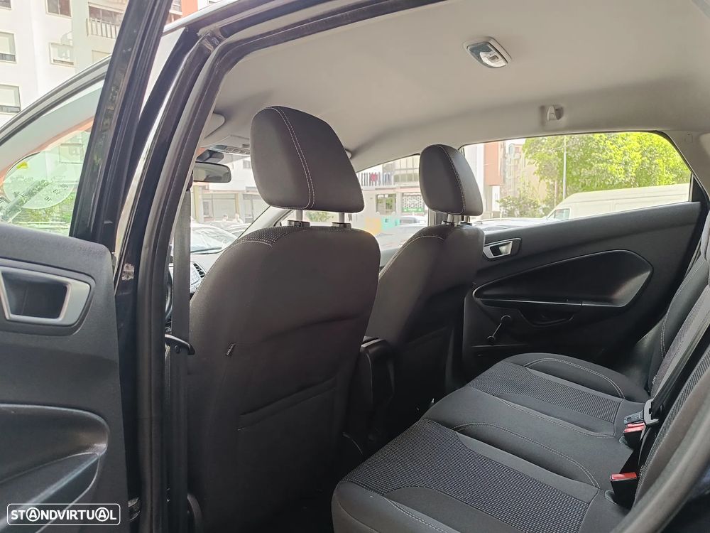 Ford Fiesta 1.5 TDCi Titanium - 14