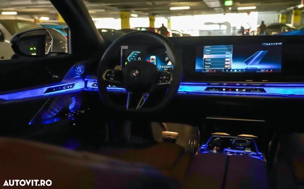 BMW Seria 7 740d xDrive MHEV - 35
