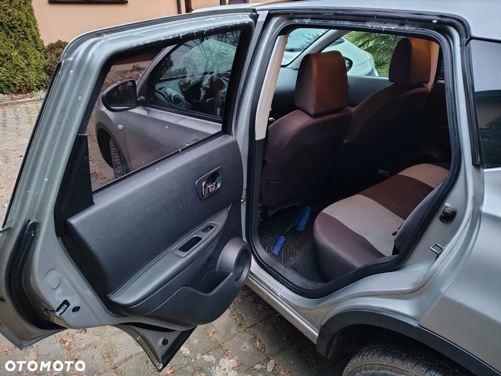 Nissan Qashqai 2.0 dCi DPF acenta - 10