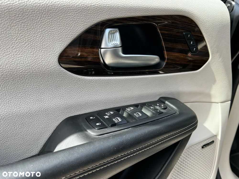 Chrysler Pacifica - 14