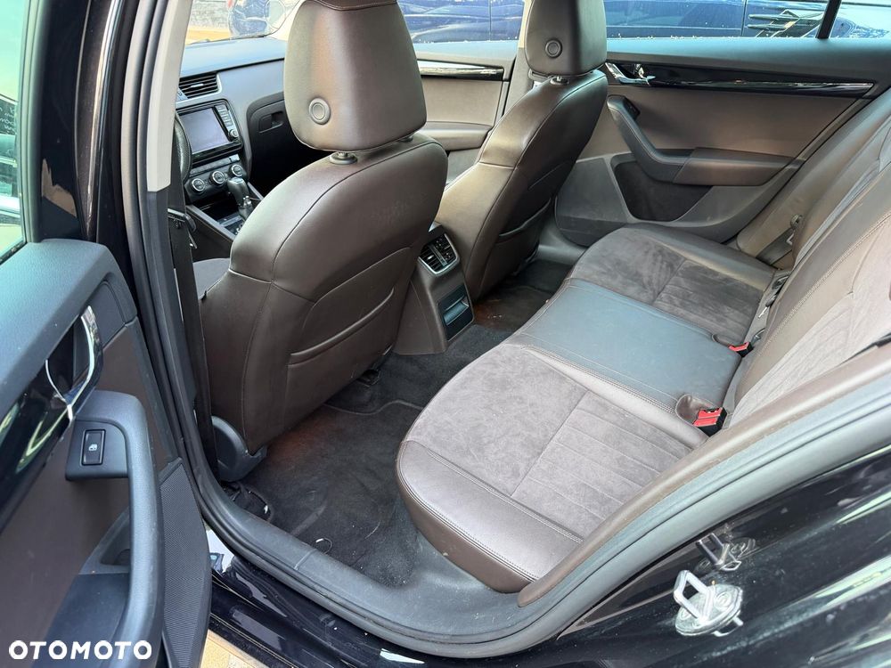 Skoda Octavia 2.0 TDI 4x4 L&K DSG - 9