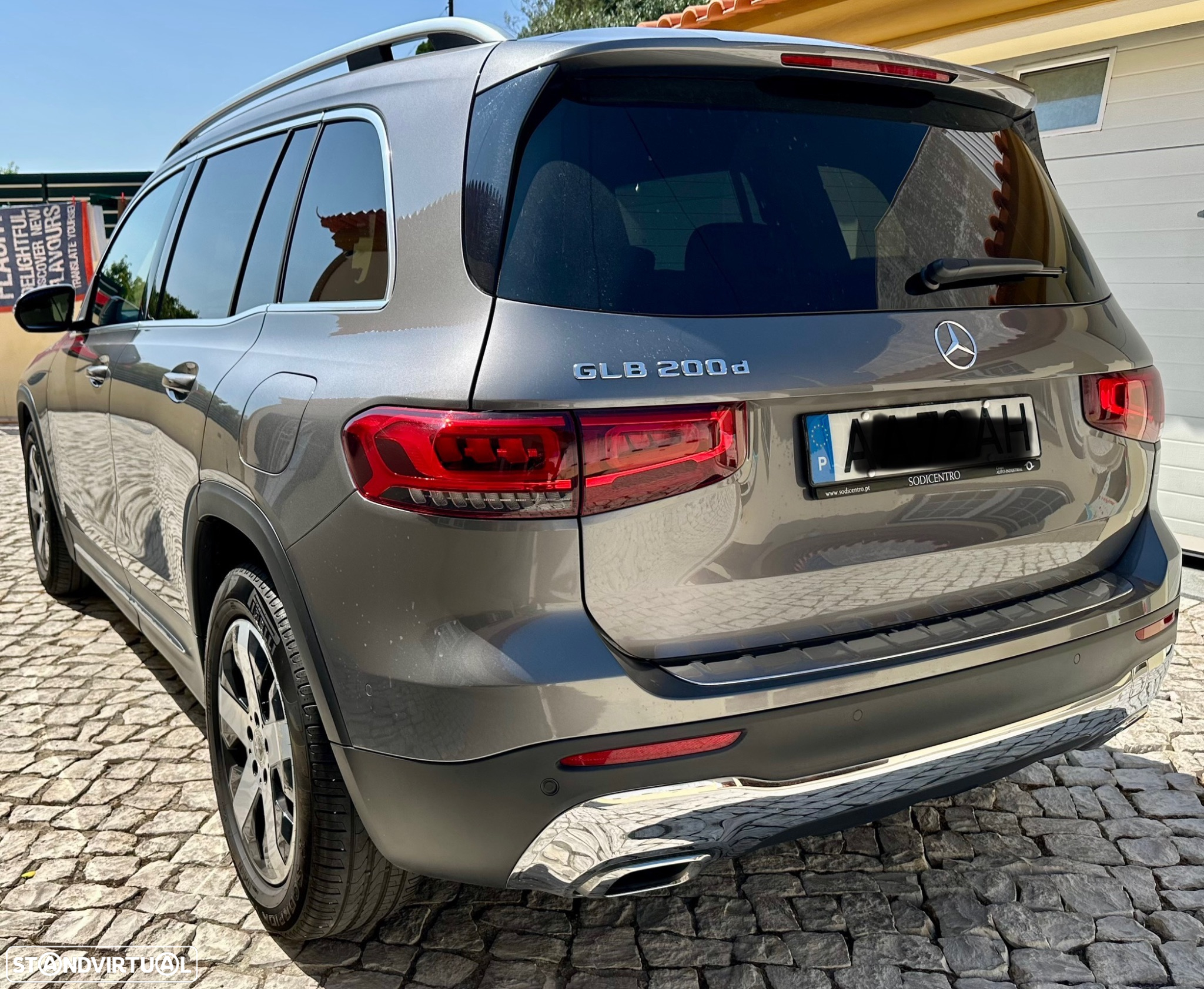 Mercedes-Benz GLB 200 d - 2