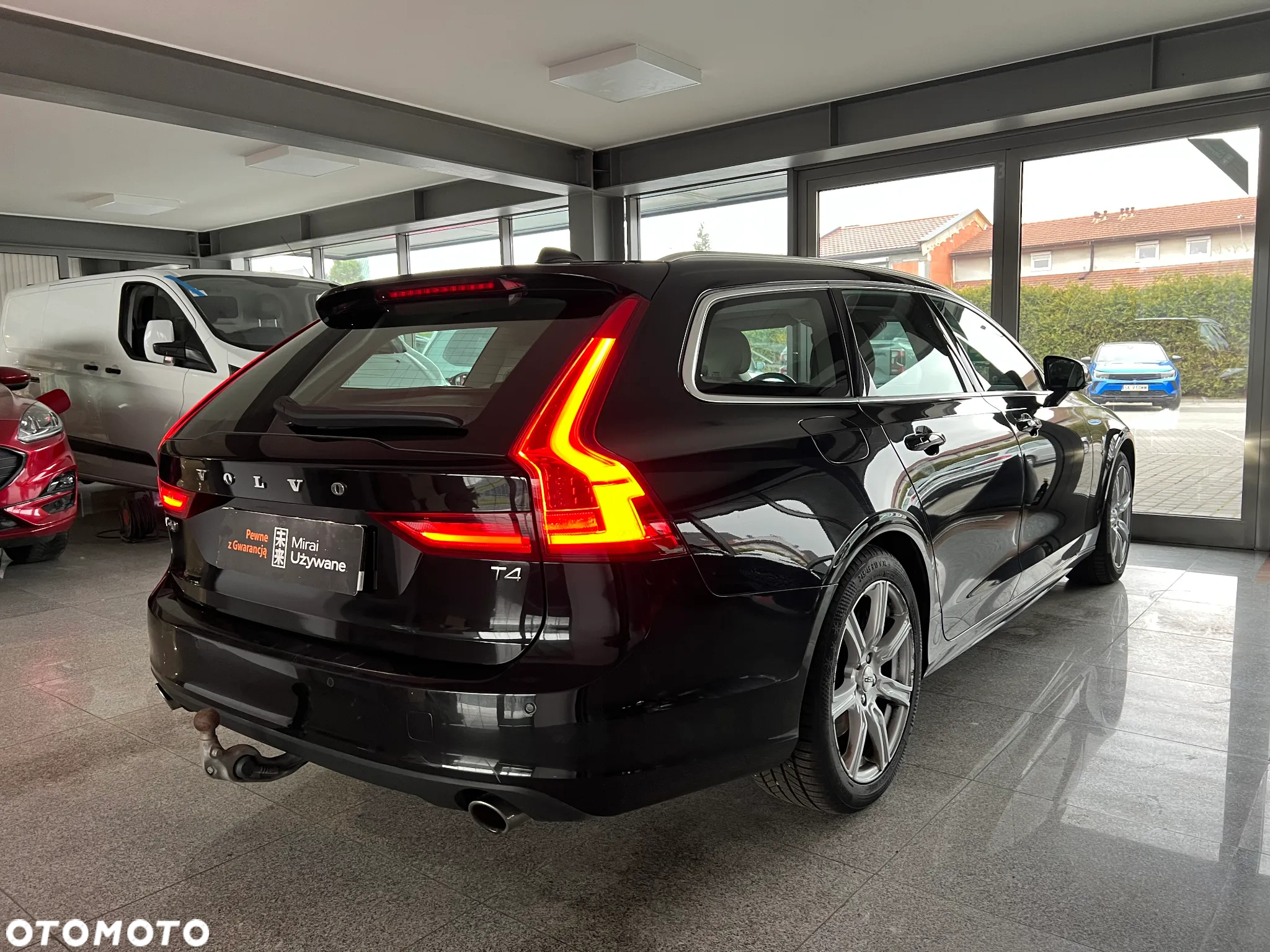 Volvo V90 T4 Momentum Pro - 18