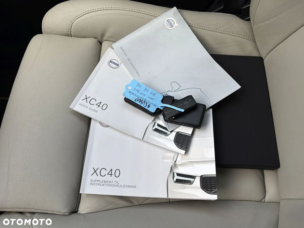 Volvo XC 40 D4 AWD Geartronic Momentum - 34