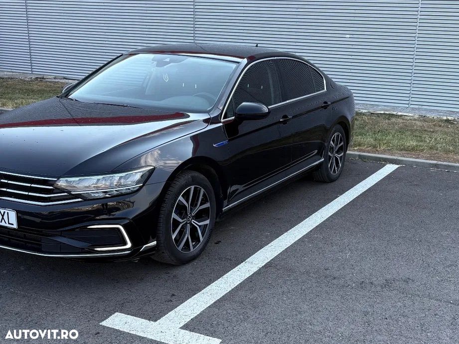 Volkswagen Passat - 2