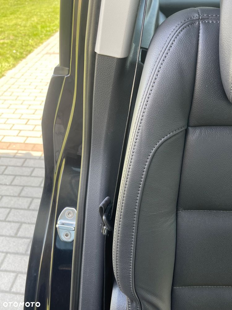 Volkswagen Touran 2.0 TDI DPF DSG Highline - 10