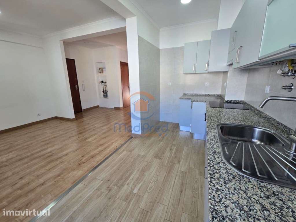 Apartamento T2 com Arrecadação de 12 m2 | Olival Basto, Odivelas - Grande imagem: 3/19